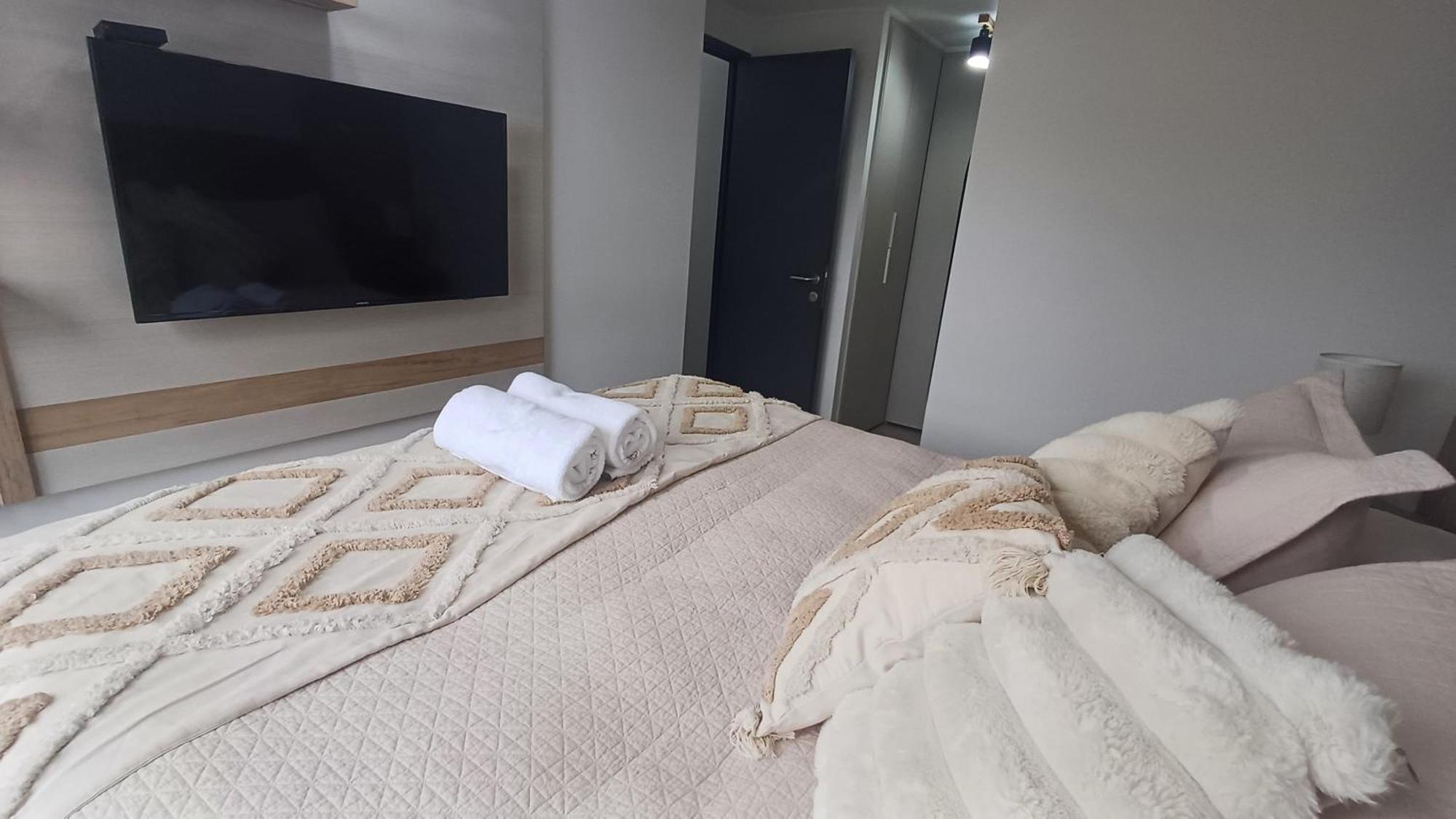 Hom I Amplio Dpto Con Piscina Y Estacionamiento Privado * Puerto Varas