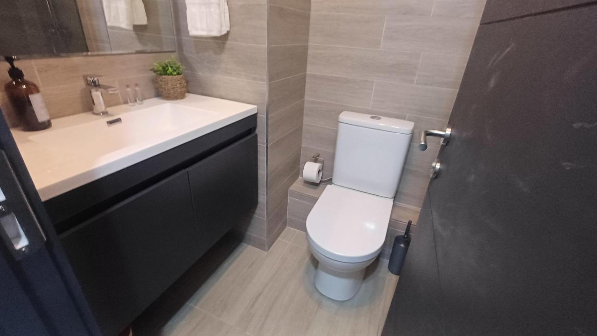 Hom I Amplio Dpto Con Piscina Y Estacionamiento Privado Apartamento Puerto Varas